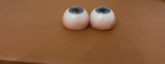 Realistic eyes