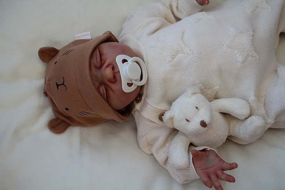 Lullaby Lewis