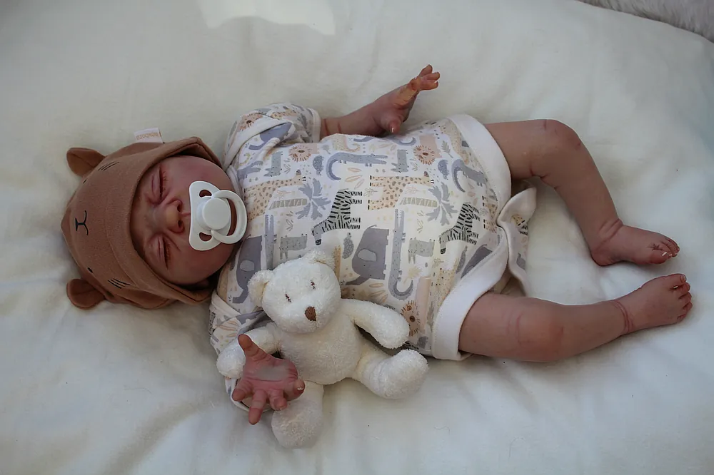 Lullaby Lewis