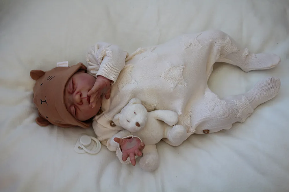 Lullaby Lewis
